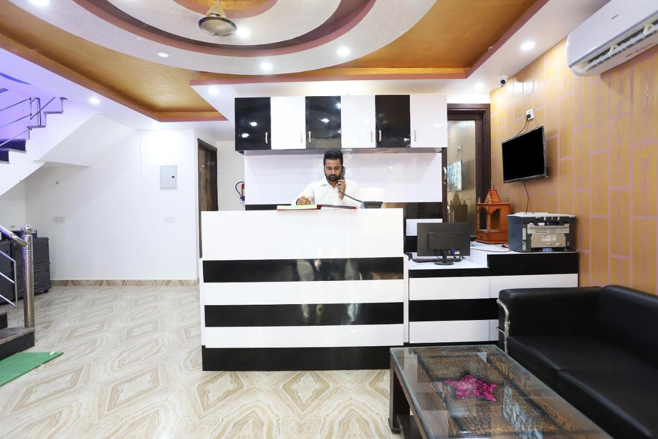 מלון דלהי Oyo Flagship 42619 Diamond Key מראה חיצוני תמונה
